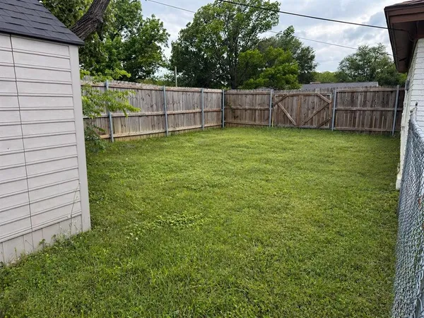 $2,200 | 812 Irwin Drive, Hurst, TX 76053