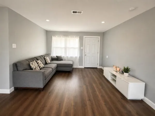 $2,200 | 812 Irwin Drive, Hurst, TX 76053