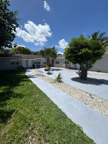 $2,200 | 914 3rd Street, Unit 2, West Palm Beach, FL 33401
