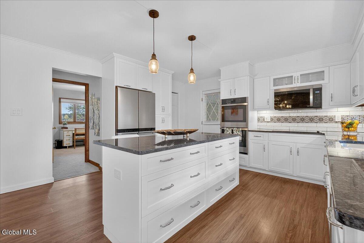 321 Middletown Road Halfmoon, NY 12188 - Photo 22 of 47 24-321 Middletown Rd-24