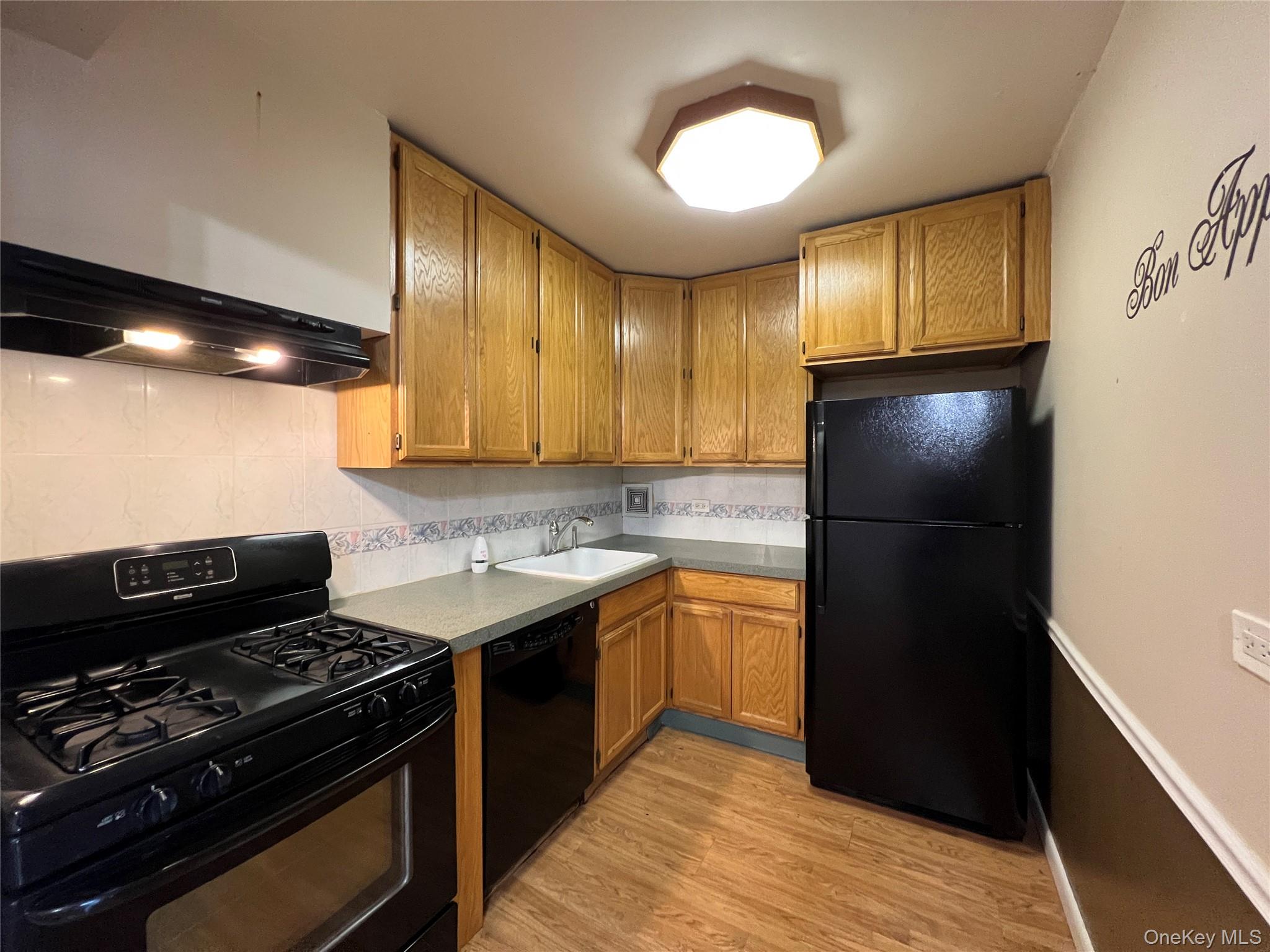 70 Barker Street, Unit 705 Mount Kisco, NY 10549 - Photo 2 of 10