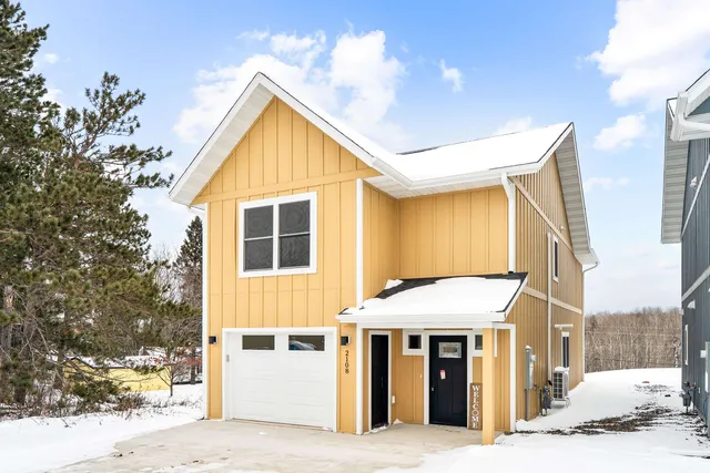 $458,500 | 2108 Cottage Hl Circle, Duluth, MN 55811