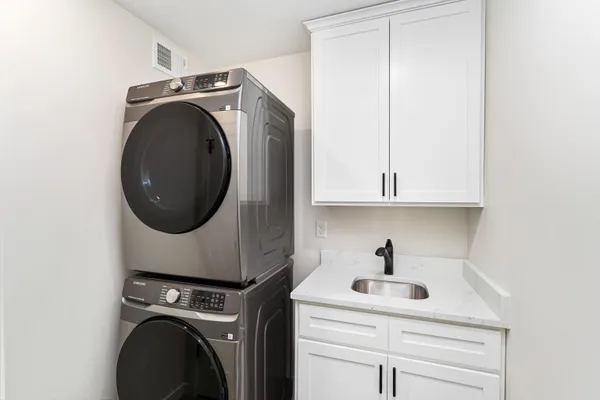 $458,500 | 2108 Cottage Hl Circle, Duluth, MN 55811