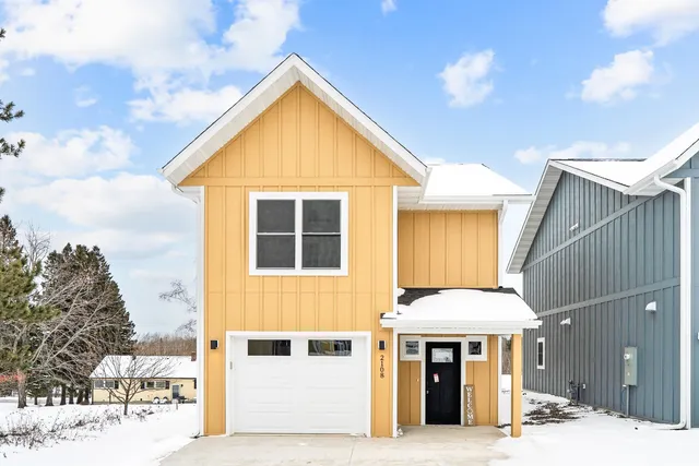 $458,500 | 2108 Cottage Hl Circle, Duluth, MN 55811