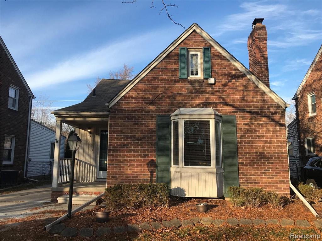 1308 Roslyn Road Grosse Pointe, MI 48236 - Photo 2 of 21