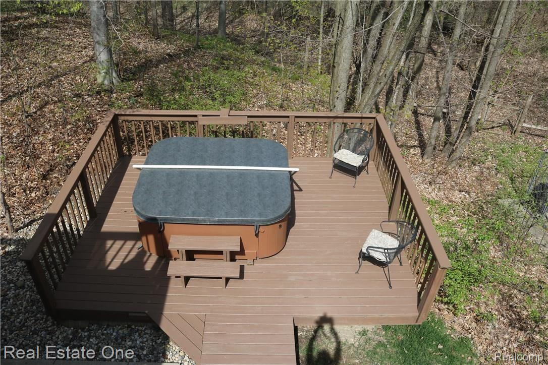 7490 Pine Knob Road Clarkston, MI 48348 - Photo 32 of 34 IMG_1286.JPG