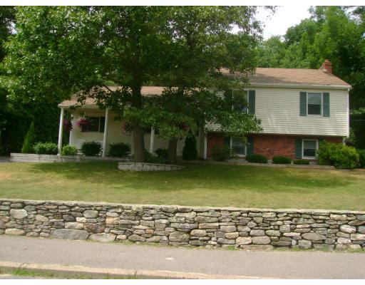 23 Inman Road Weymouth, MA 02188 - Photo 2 of 29