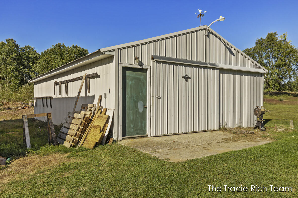 656 20 Mile Road Barryton, MI 49305 - Photo 42 of 55 IMG_1038