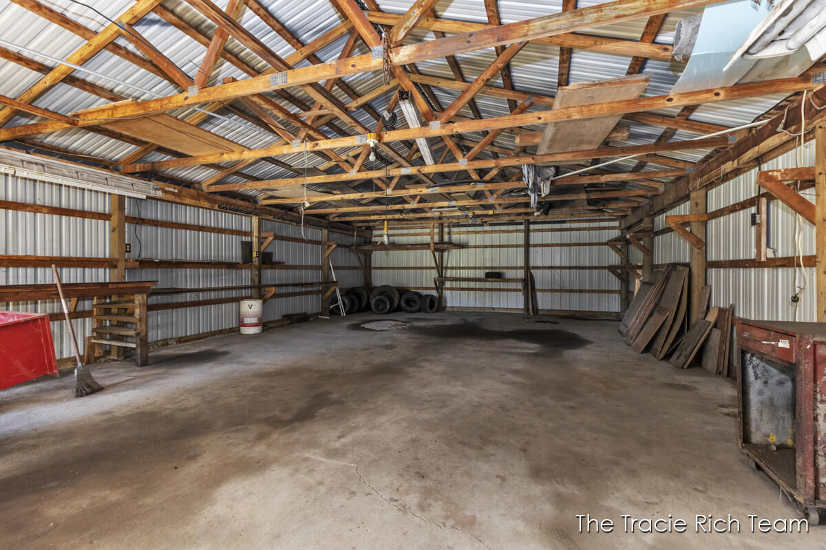 656 20 Mile Road Barryton, MI 49305 - Photo 43 of 55 IMG_1039