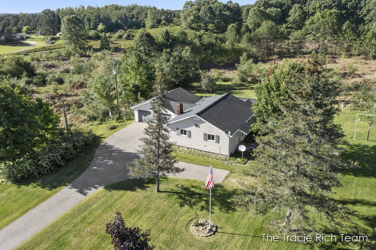 656 20 Mile Road Barryton, MI 49305 - Photo 46 of 55 IMG_1042