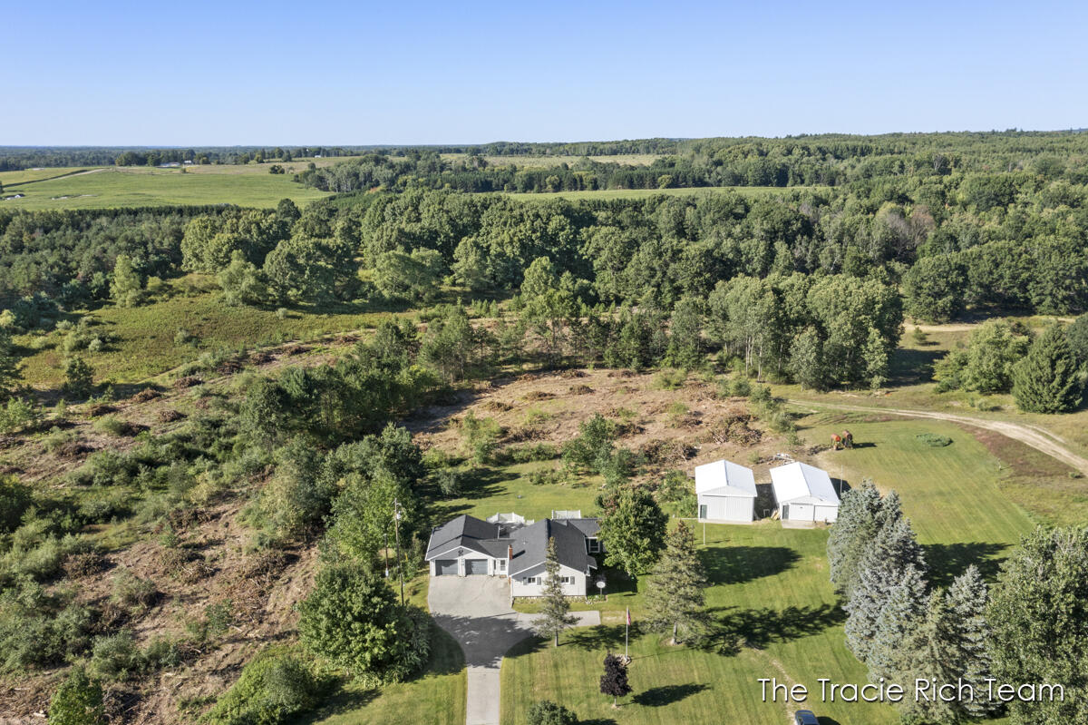 656 20 Mile Road Barryton, MI 49305 - Photo 48 of 55 IMG_1044
