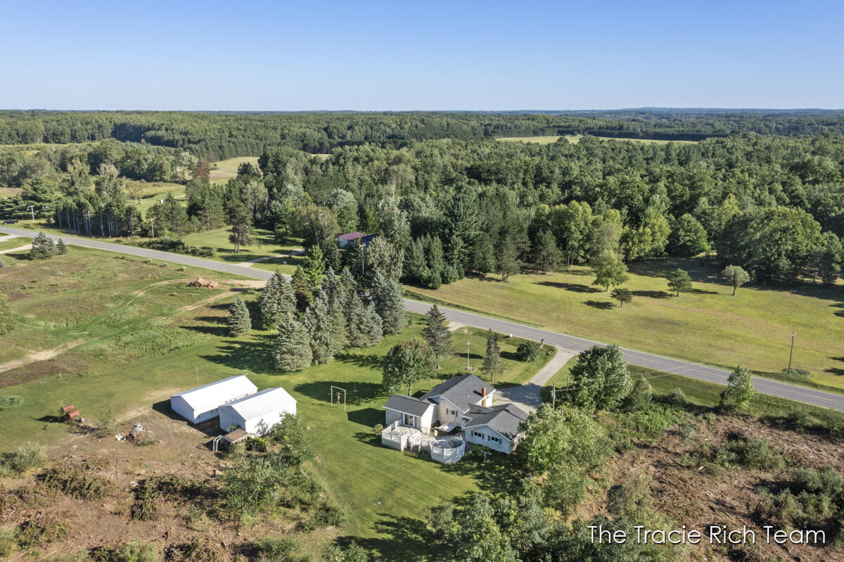 656 20 Mile Road Barryton, MI 49305 - Photo 53 of 55 IMG_1049