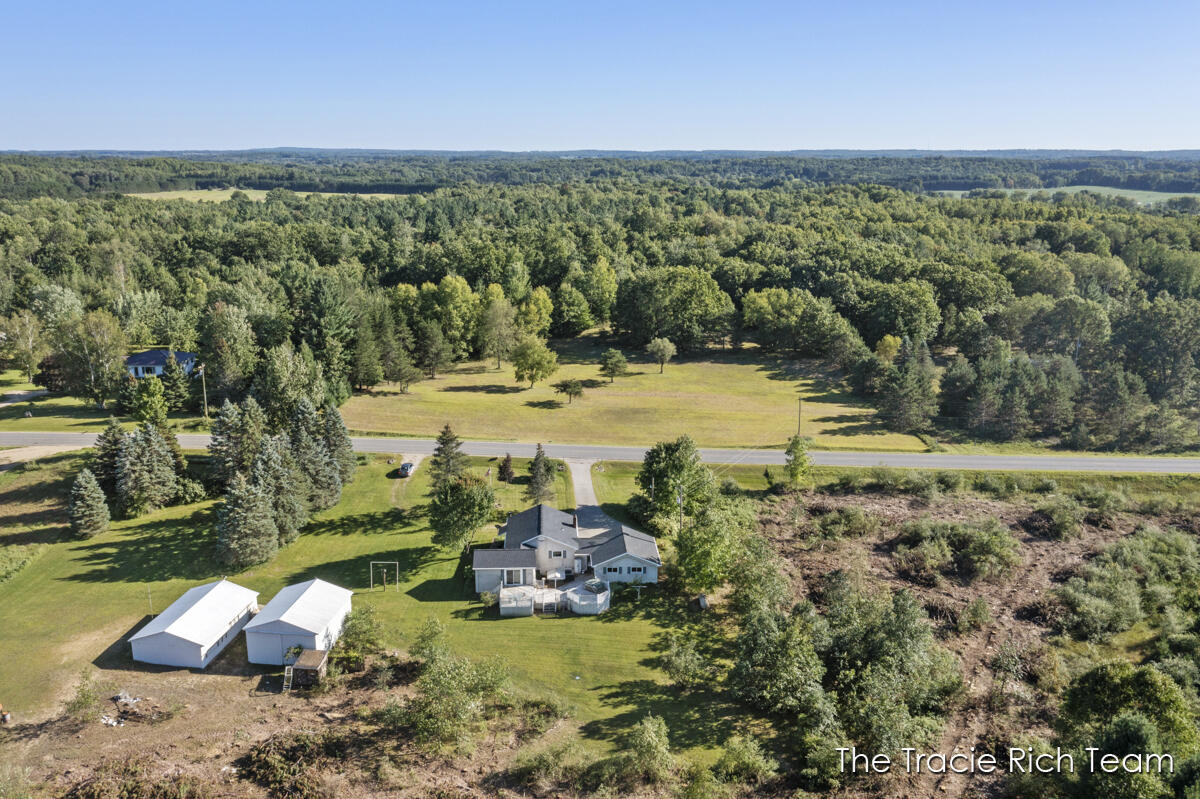 656 20 Mile Road Barryton, MI 49305 - Photo 54 of 55 IMG_1050