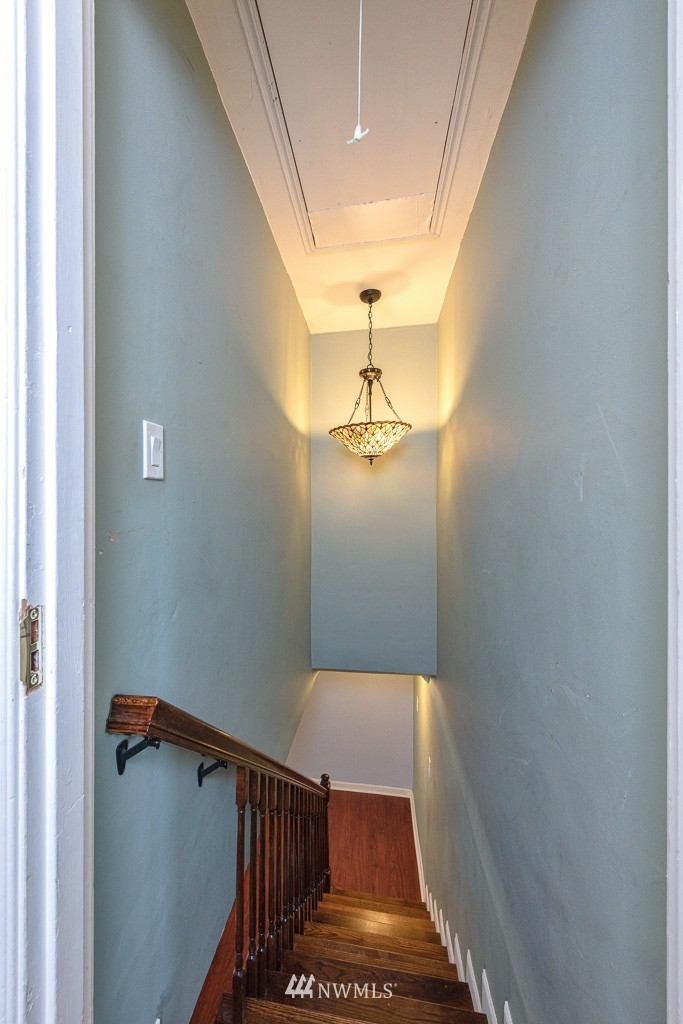 8229 230th Street Southwest Edmonds, WA 98026 - Photo 17 of 25 Gallery Image 17