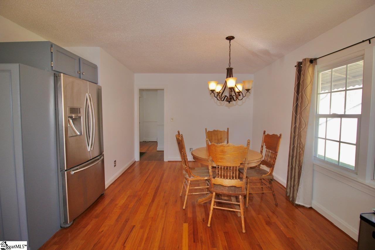 17 Springfield Avenue Greenville, SC 29611 - Photo 13 of 34