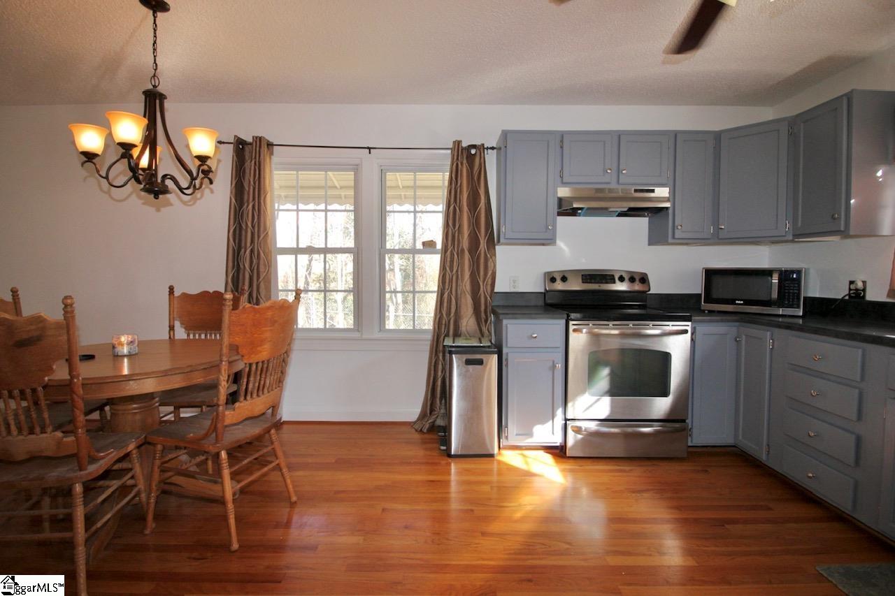 17 Springfield Avenue Greenville, SC 29611 - Photo 14 of 34