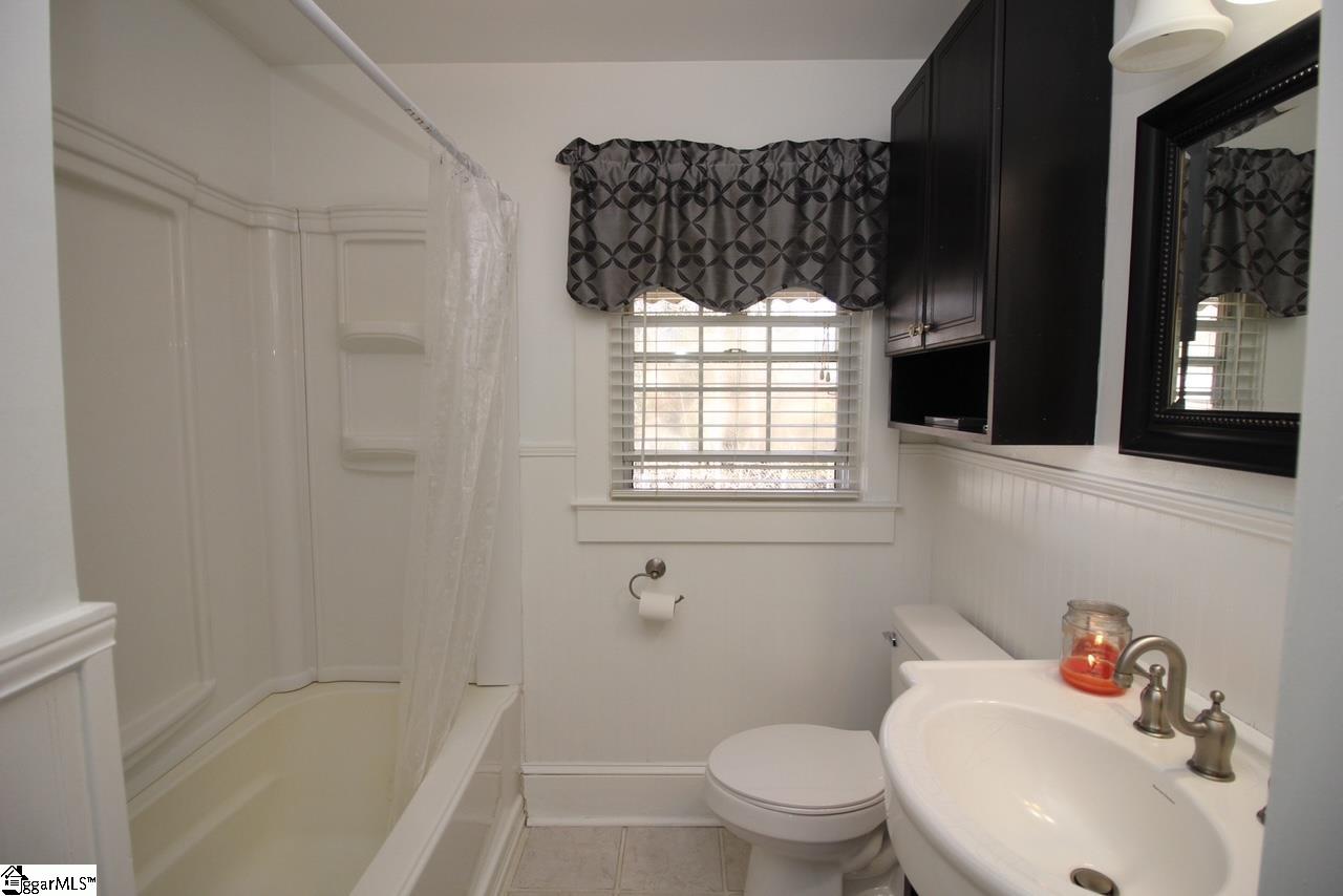 17 Springfield Avenue Greenville, SC 29611 - Photo 15 of 34