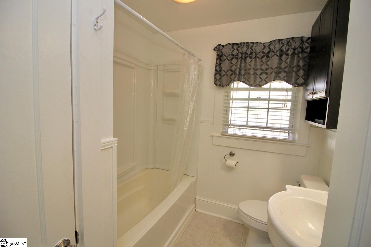 17 Springfield Avenue Greenville, SC 29611 - Photo 16 of 34