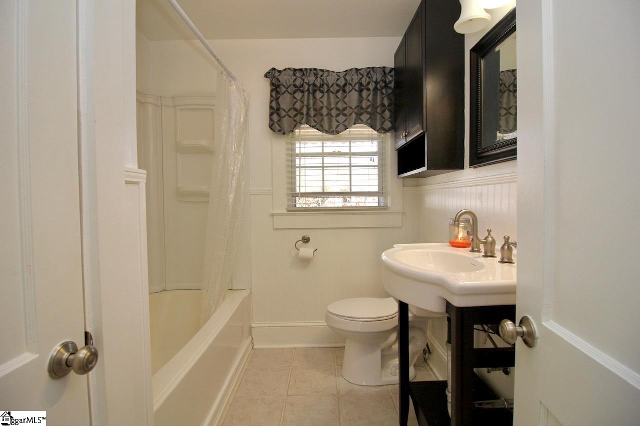 17 Springfield Avenue Greenville, SC 29611 - Photo 18 of 34