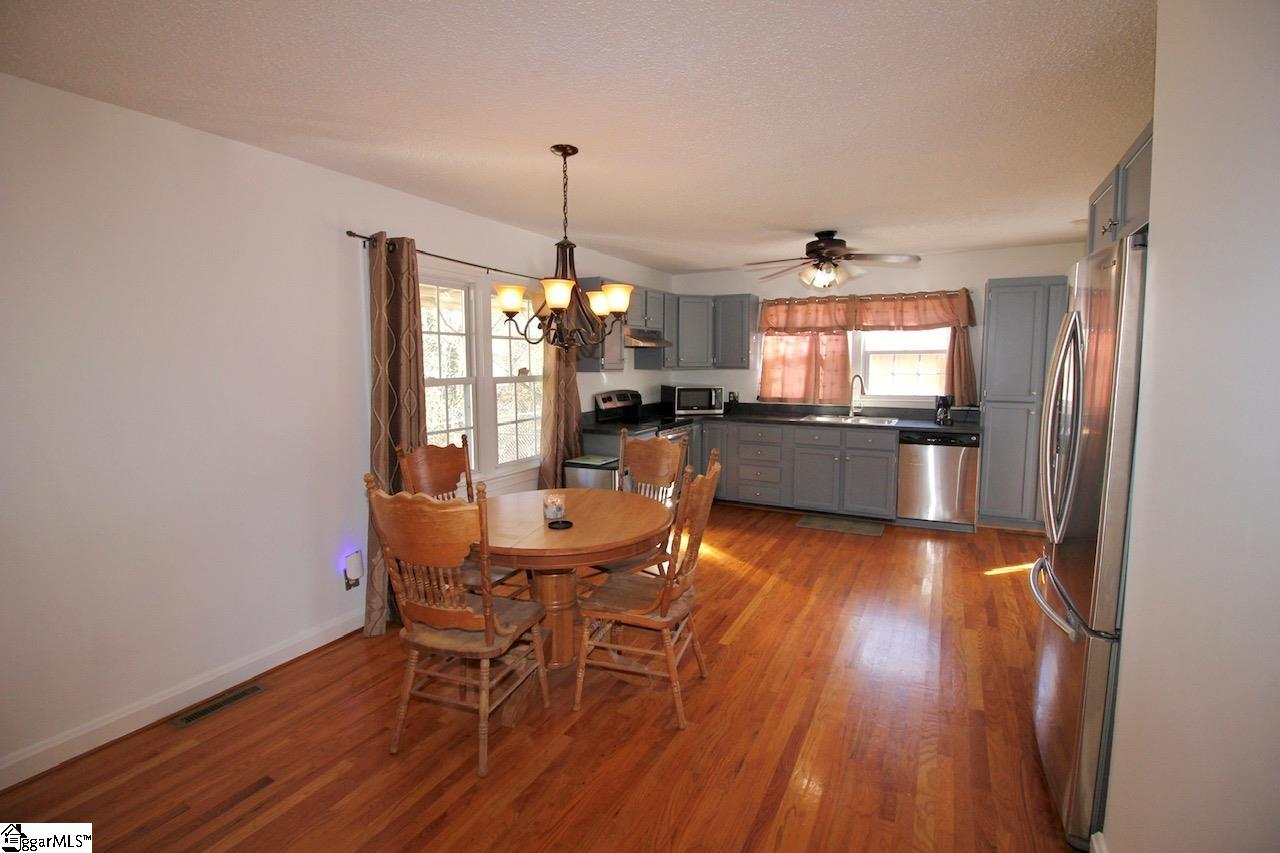 17 Springfield Avenue Greenville, SC 29611 - Photo 19 of 34