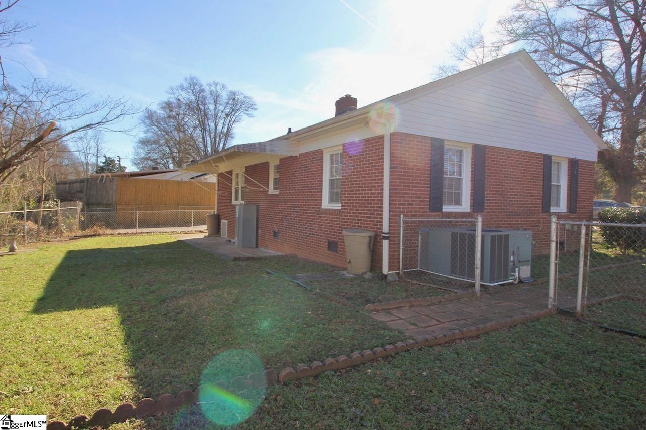 17 Springfield Avenue Greenville, SC 29611 - Photo 30 of 34