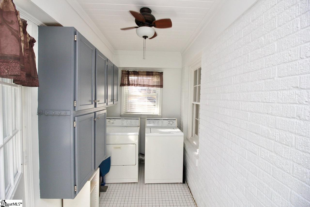 17 Springfield Avenue Greenville, SC 29611 - Photo 9 of 34