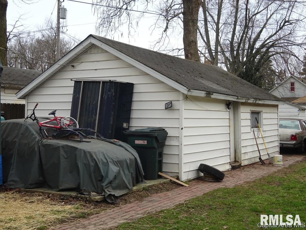 907 North 15th Street Springfield, IL 62702 - Photo 4 of 8 Gallery Image 4