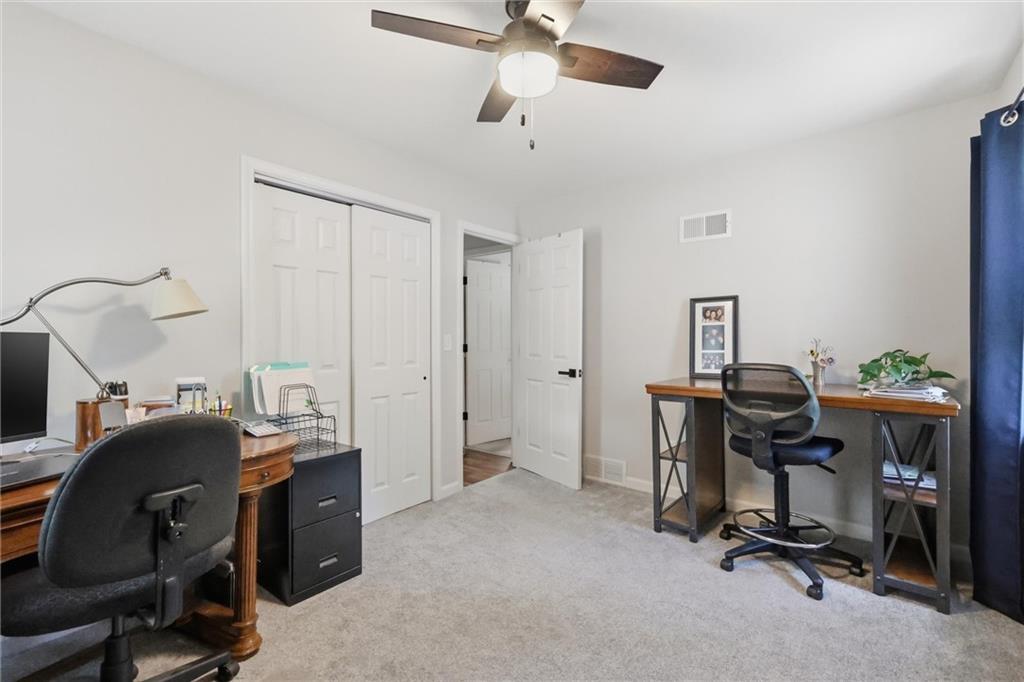 10661 Riggs Drive Overland Park, KS 66212 - Photo 17 of 32