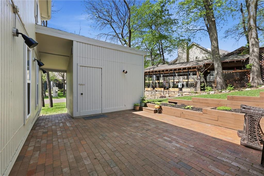 10661 Riggs Drive Overland Park, KS 66212 - Photo 31 of 32