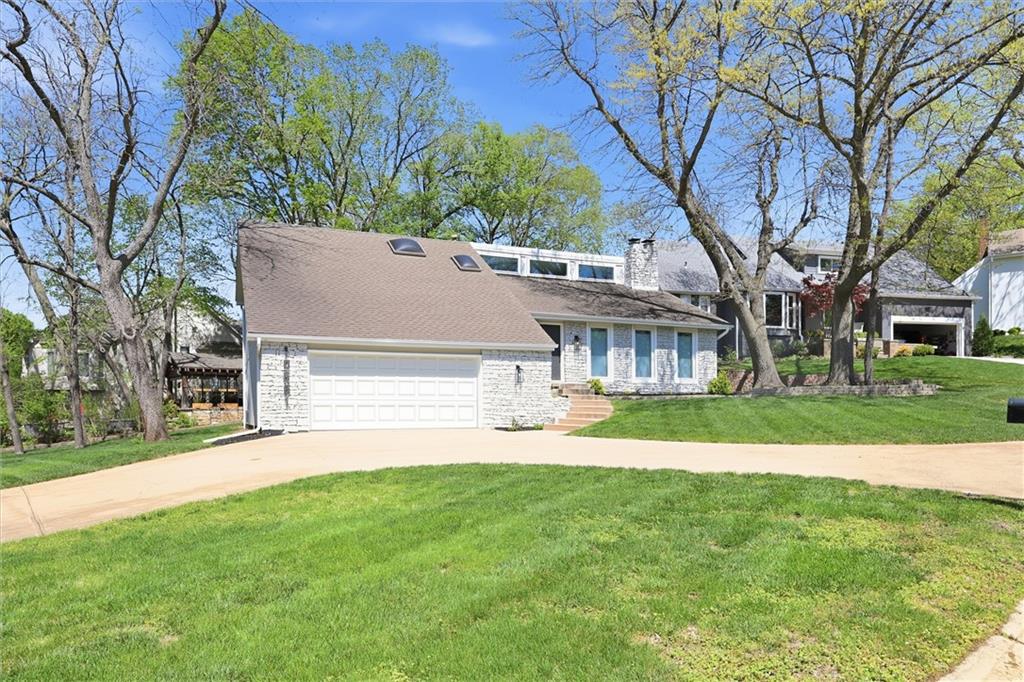 10661 Riggs Drive Overland Park, KS 66212 - Photo 4 of 32