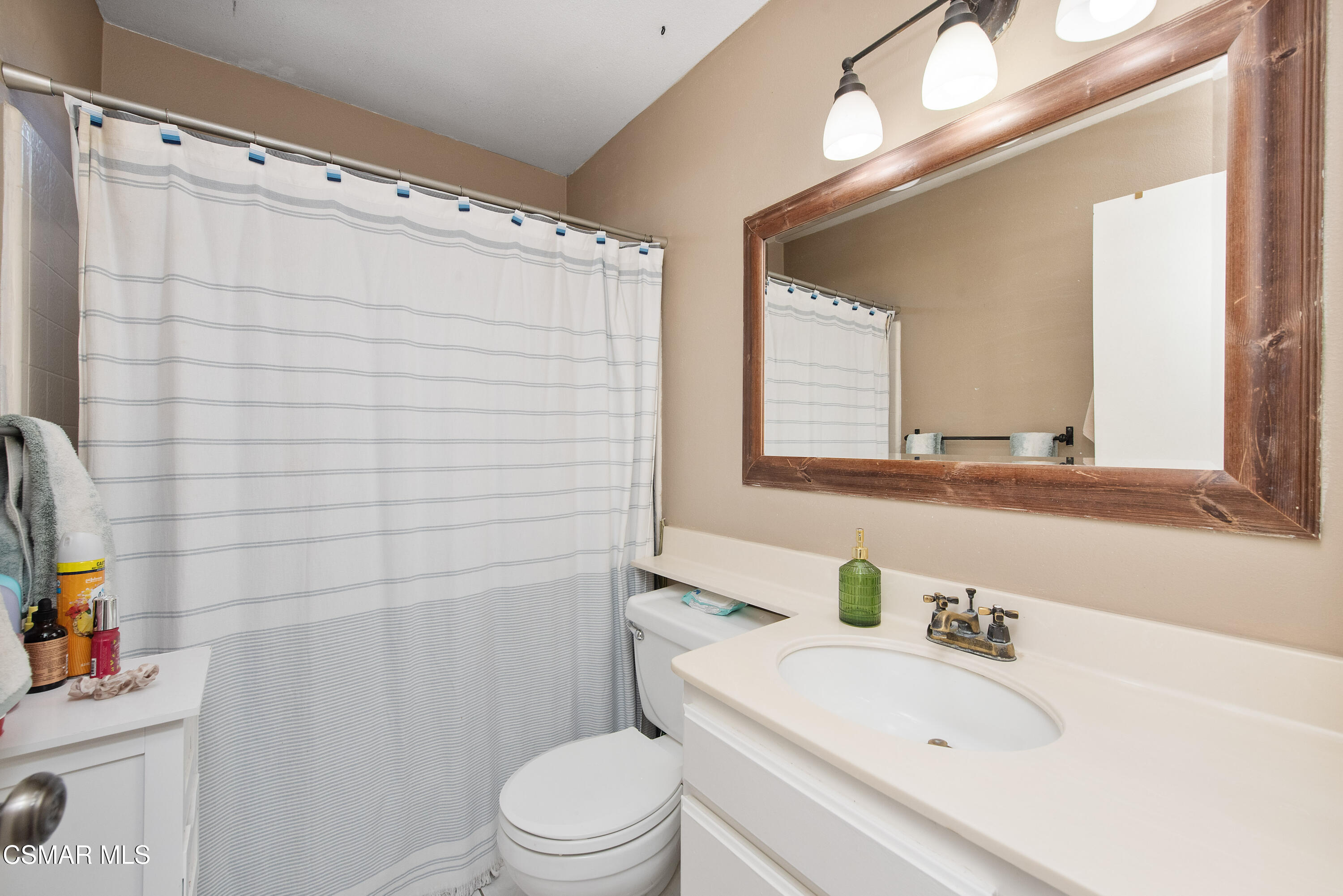 4536 North Canyonlands Road Moorpark, CA 93021 - Photo 10 of 16 4536 N Canyonlands Rd Moorpark-16