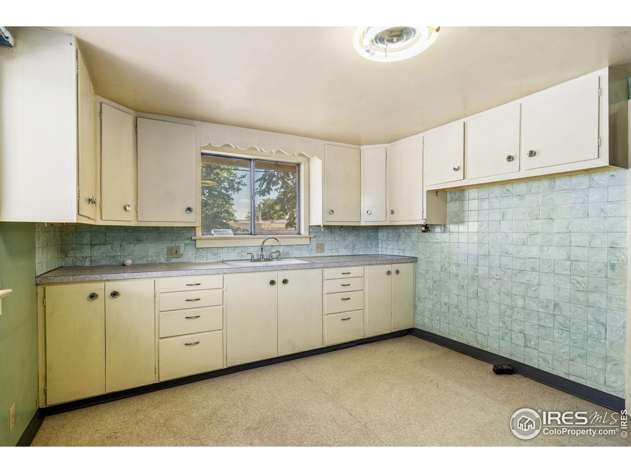 21 North Rutherford Avenue Johnstown, CO 80534 - Photo 7 of 25