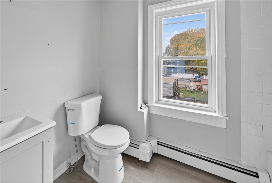 160 Magnolia Street Providence, RI 02909 - Photo 11 of 28