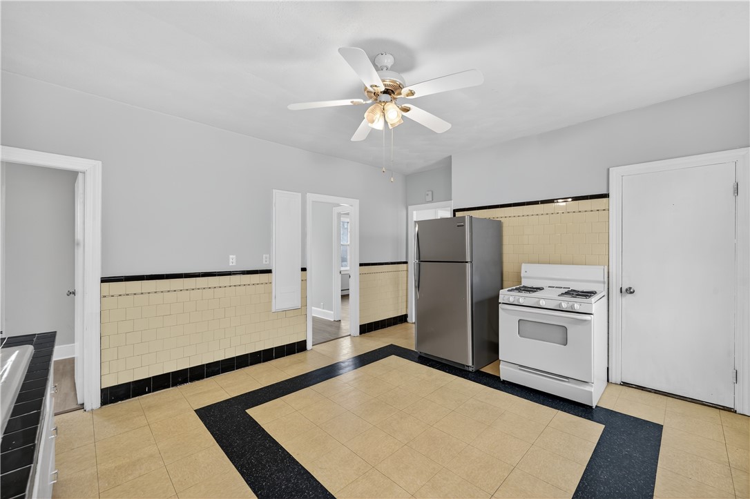 160 Magnolia Street Providence, RI 02909 - Photo 26 of 28