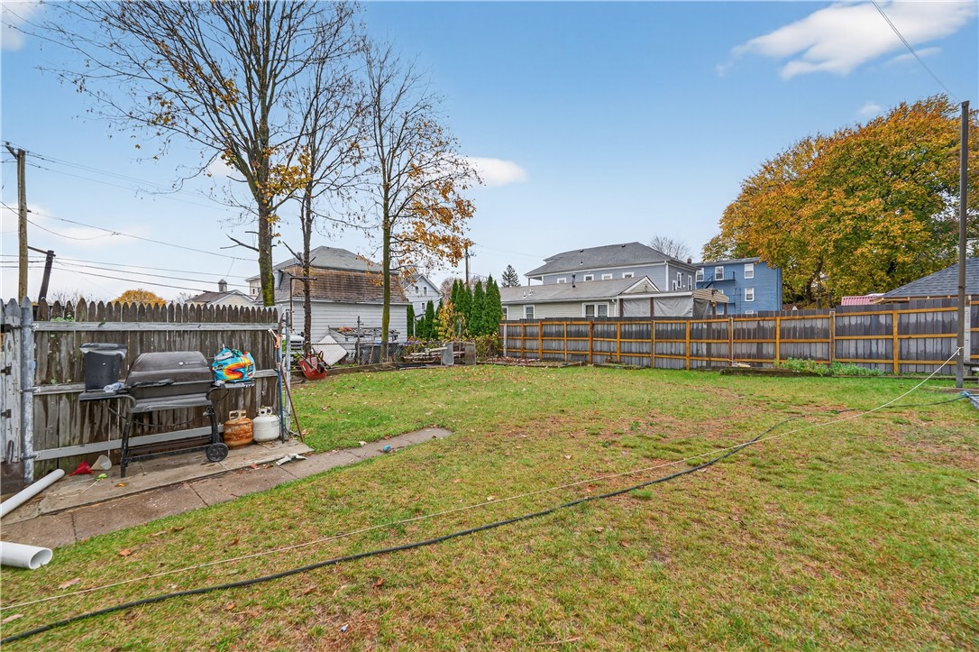 160 Magnolia Street Providence, RI 02909 - Photo 4 of 28