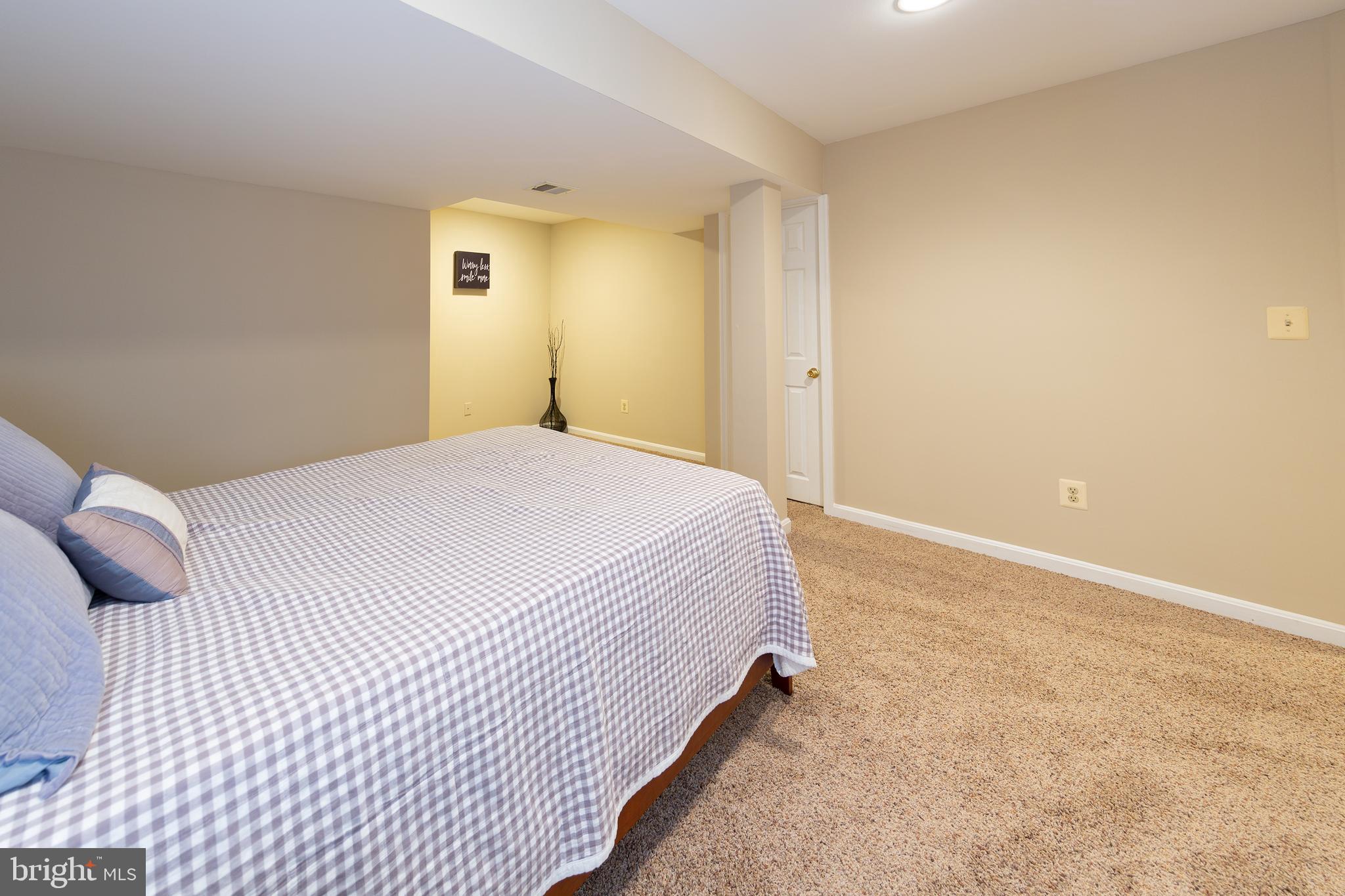 2314 Hurlingham Lane Reston, VA 20191 - Photo 30 of 40 Gallery Image 30