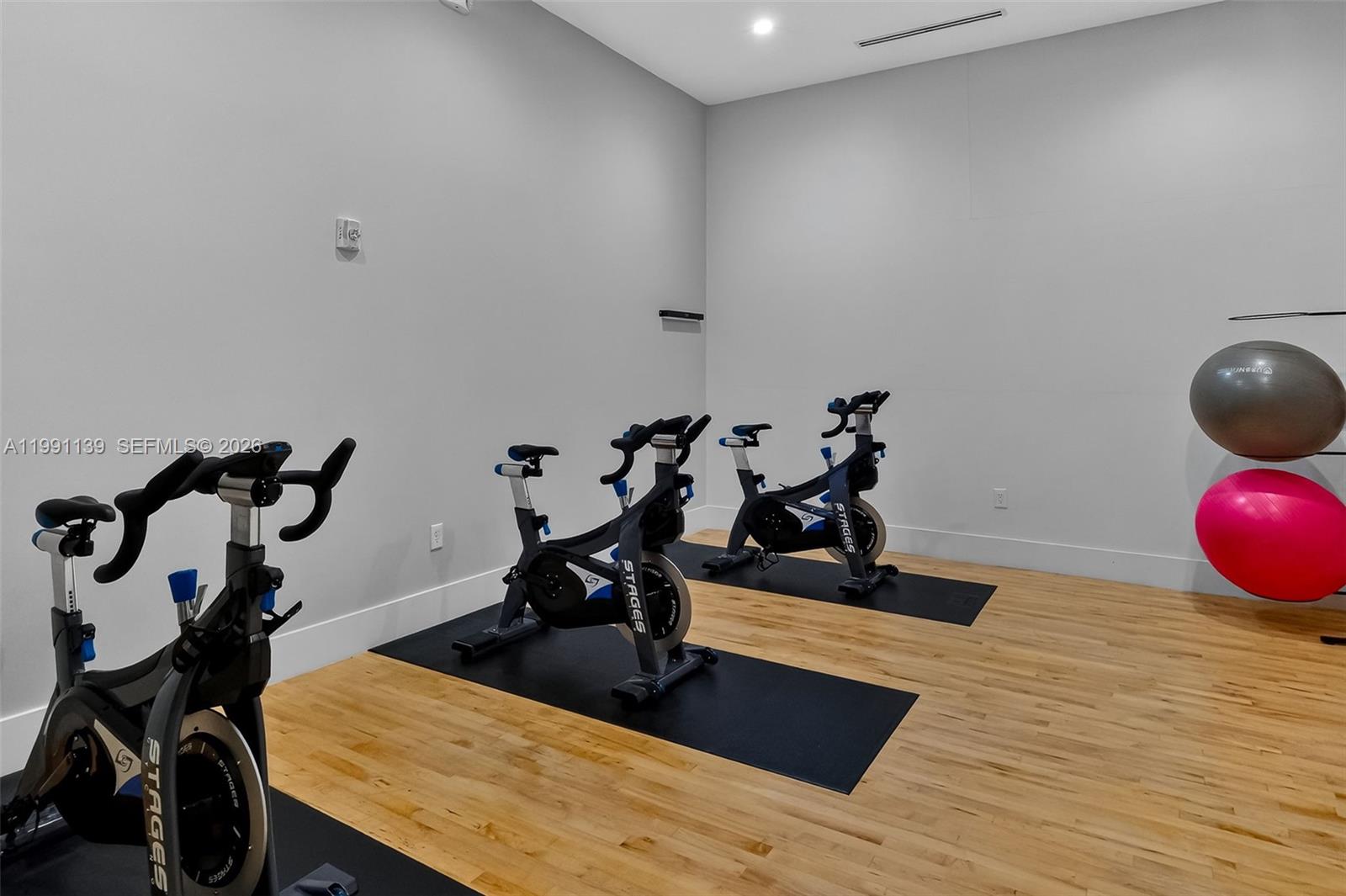 801 Brickell Key Boulevard, Unit 2502 Miami, FL 33131 - Photo 37 of 51