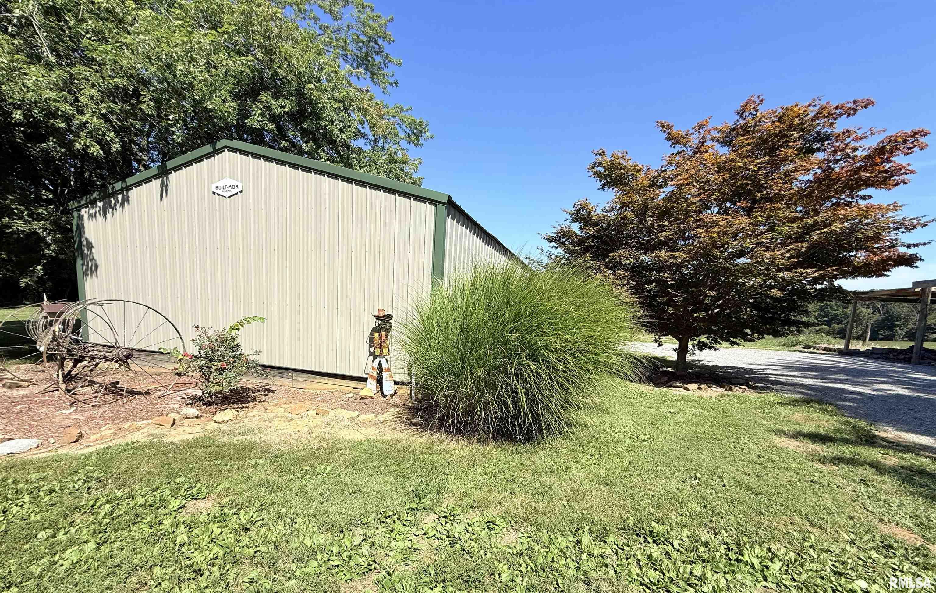 217 Cadiz Road Elizabethtown, IL 62931 - Photo 7 of 17