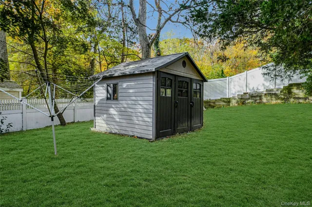 $459,000 | 133 Oak Drive, Baiting Hollow, NY 11933