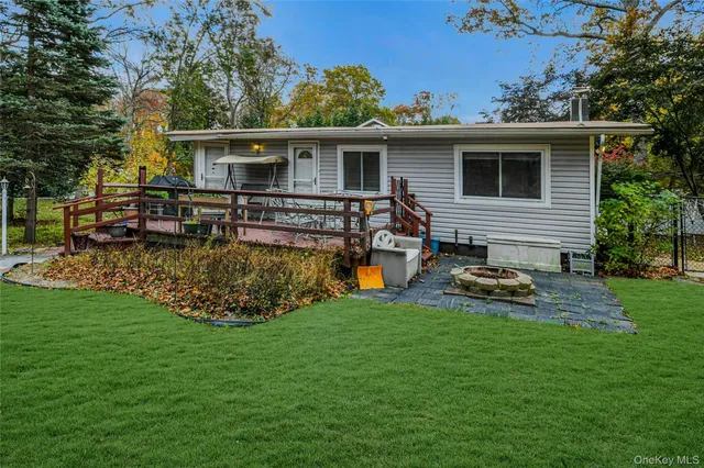 $459,000 | 133 Oak Drive, Baiting Hollow, NY 11933