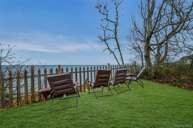 $459,000 | 133 Oak Drive, Baiting Hollow, NY 11933