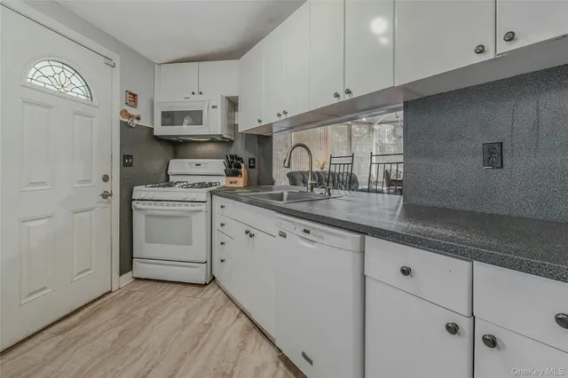 $459,000 | 133 Oak Drive, Baiting Hollow, NY 11933