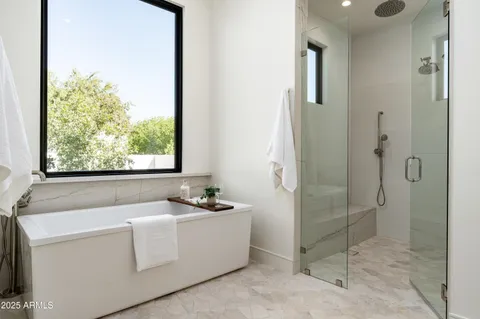 $6,450,000 | 6302 East Calle Del Norte, Scottsdale, AZ 85251