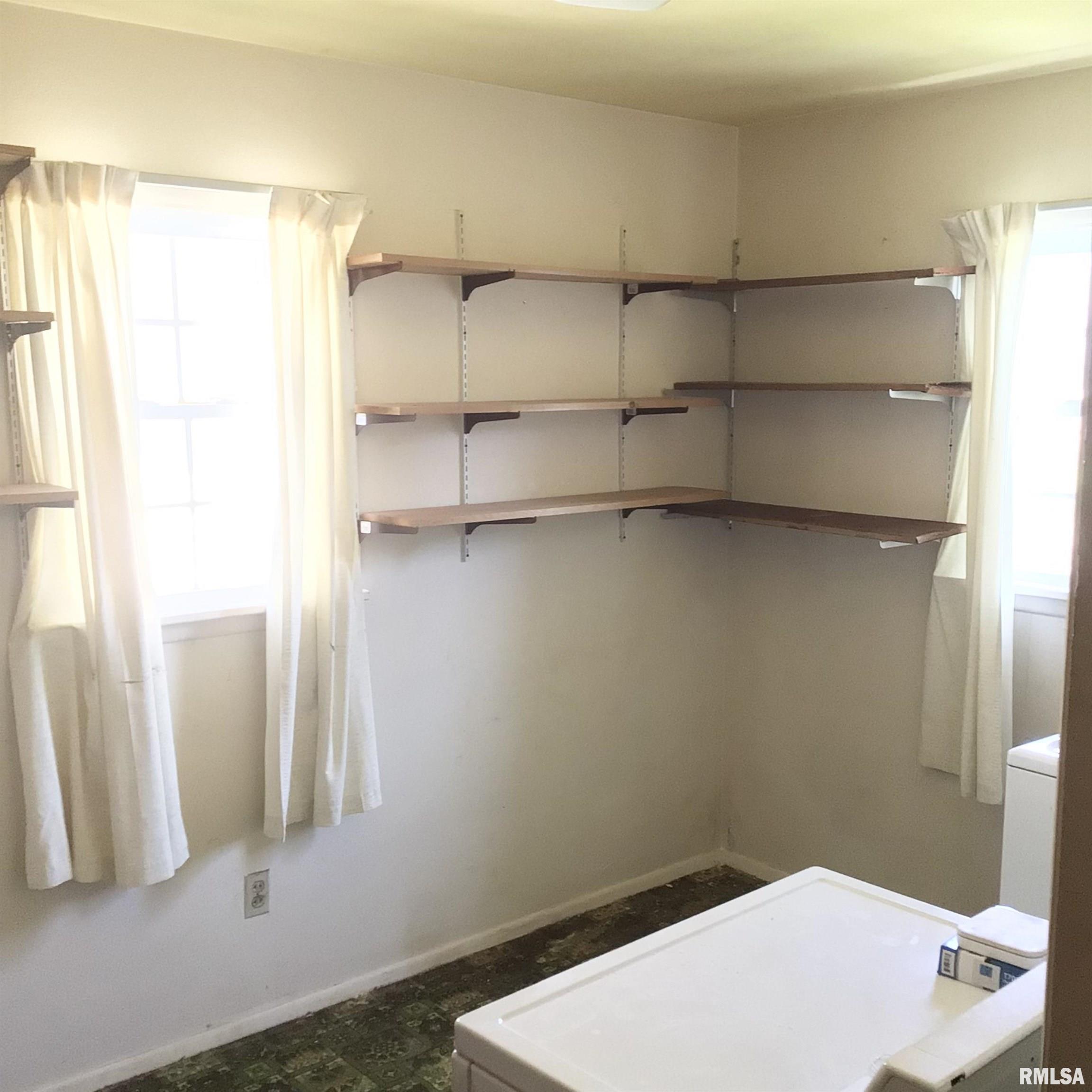 2804 Hoover Avenue Springfield, IL 62703 - Photo 11 of 16 Gallery Image 11