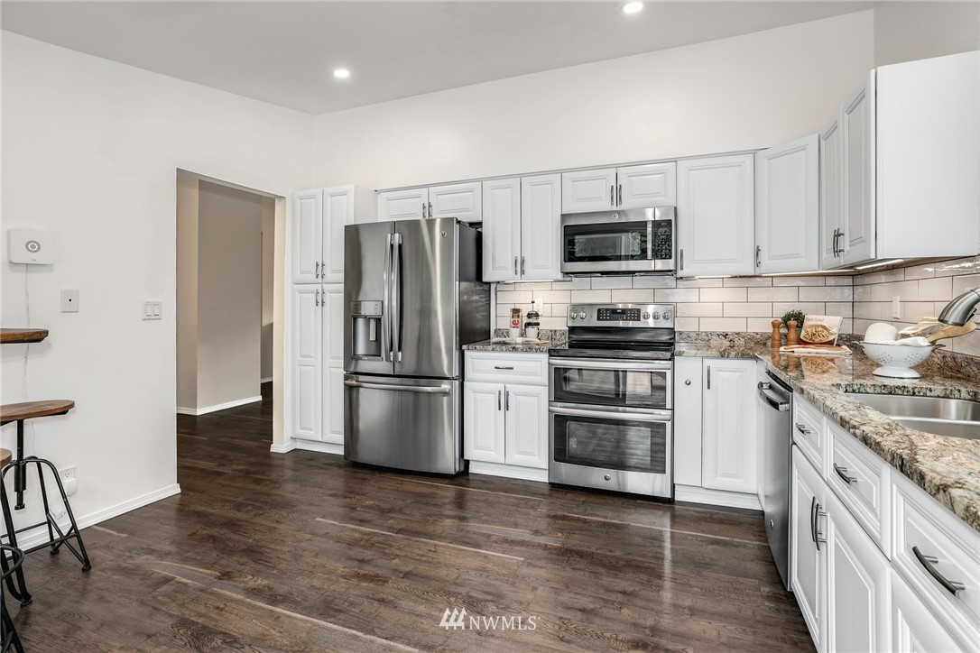 21808 8th Place West Bothell, WA 98021 - Photo 11 of 33