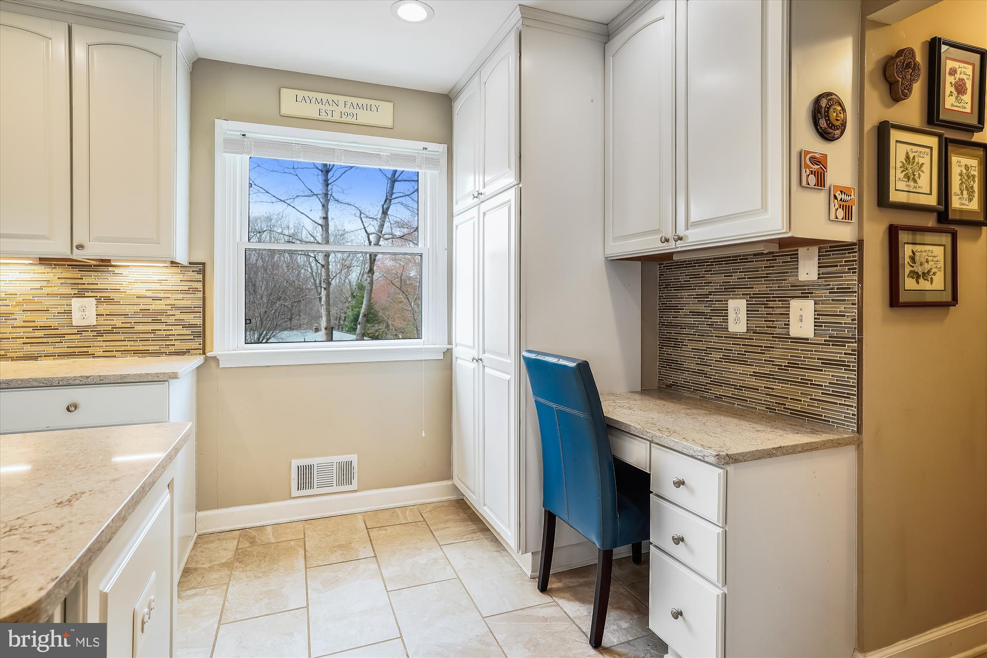 6610 Greenview Lane Springfield, VA 22152 - Photo 6 of 43 Natural light and a convenient desk nook