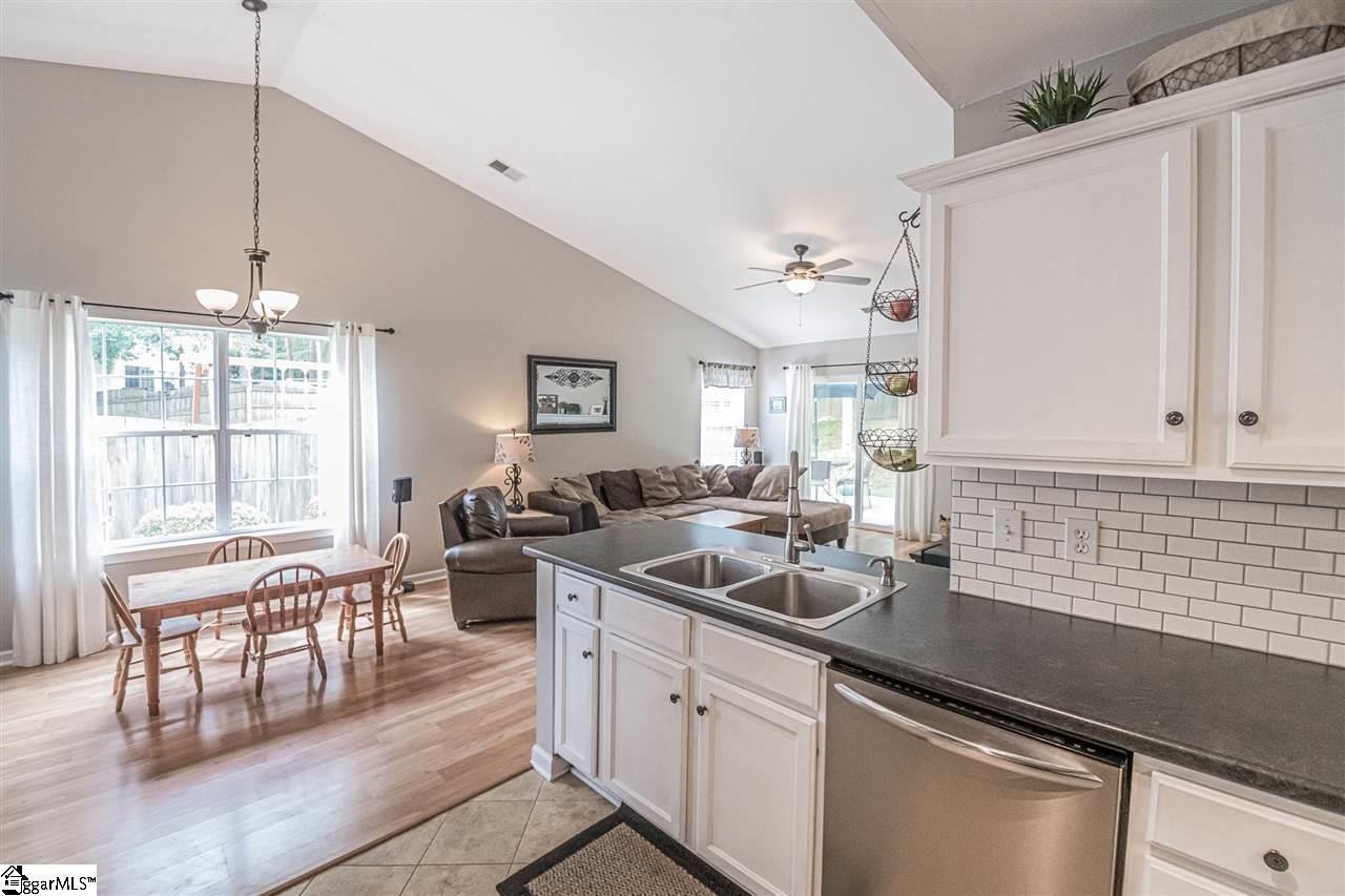 18 Renforth Road Simpsonville, SC 29681 - Photo 11 of 36 Gallery Image 11