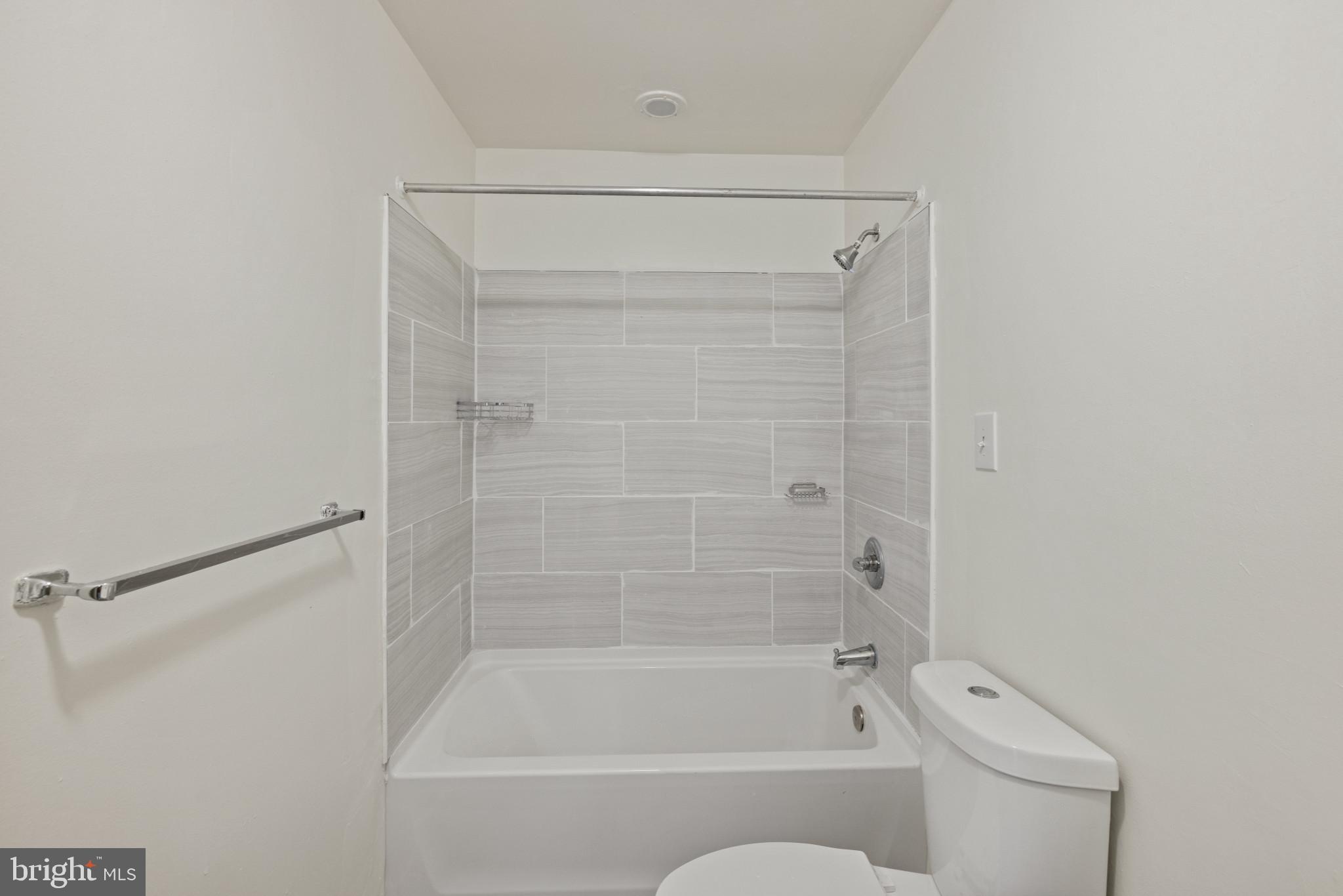 38 Ritters Ridge Court, Unit 38 Owings Mills, MD 21117 - Photo 27 of 40 Full Renovated Bath