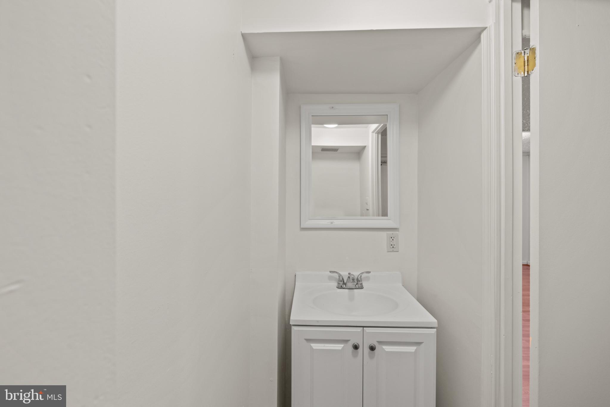 38 Ritters Ridge Court, Unit 38 Owings Mills, MD 21117 - Photo 36 of 40 Second Half Bath