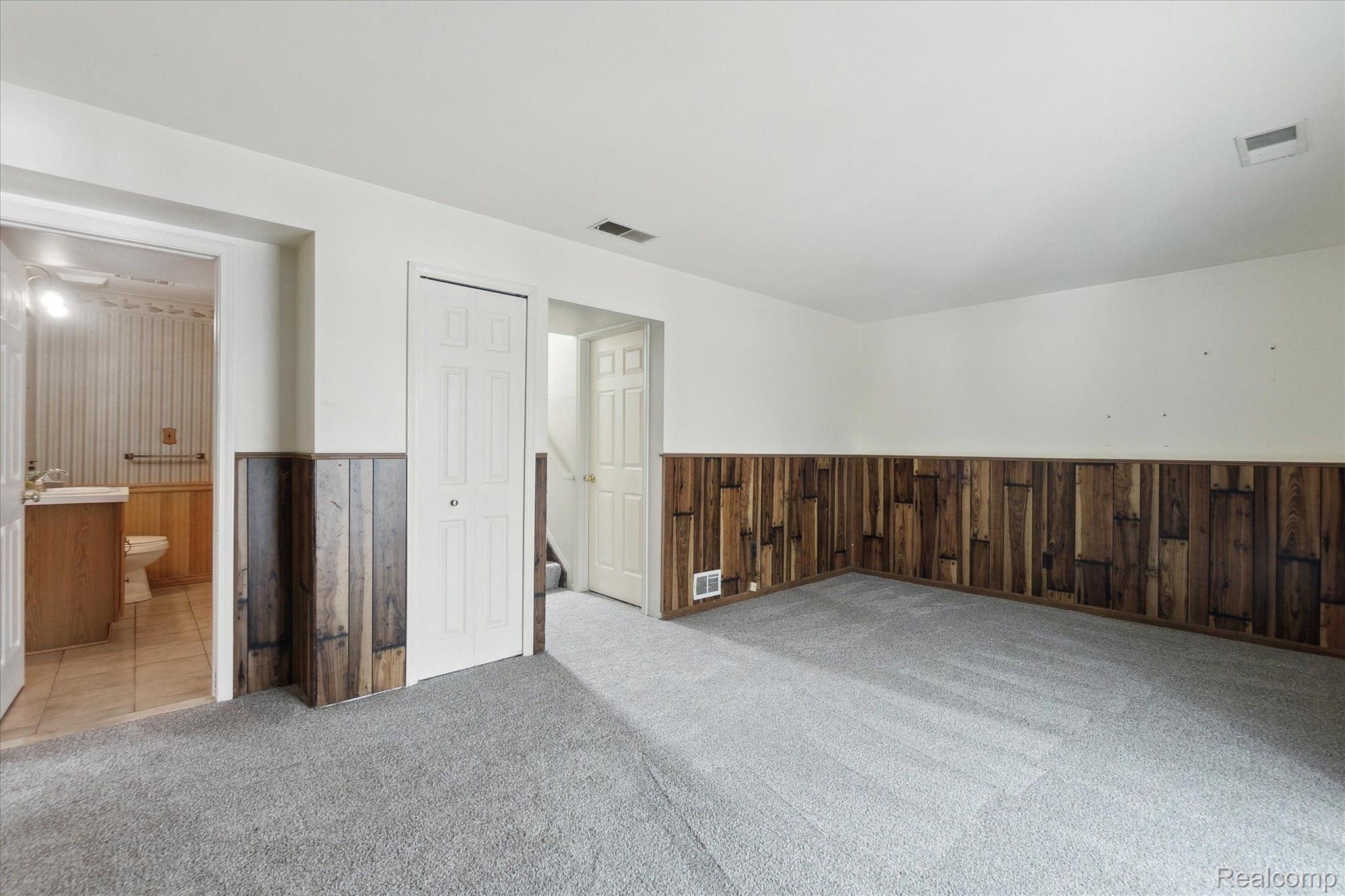 4360 North Latson Road Howell, MI 48855 - Photo 15 of 33 Gallery Image 15
